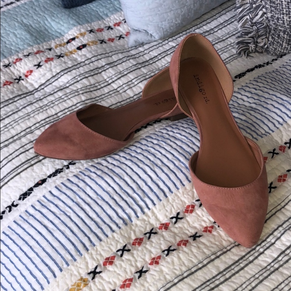 NWOT Indigo Rd suede flats